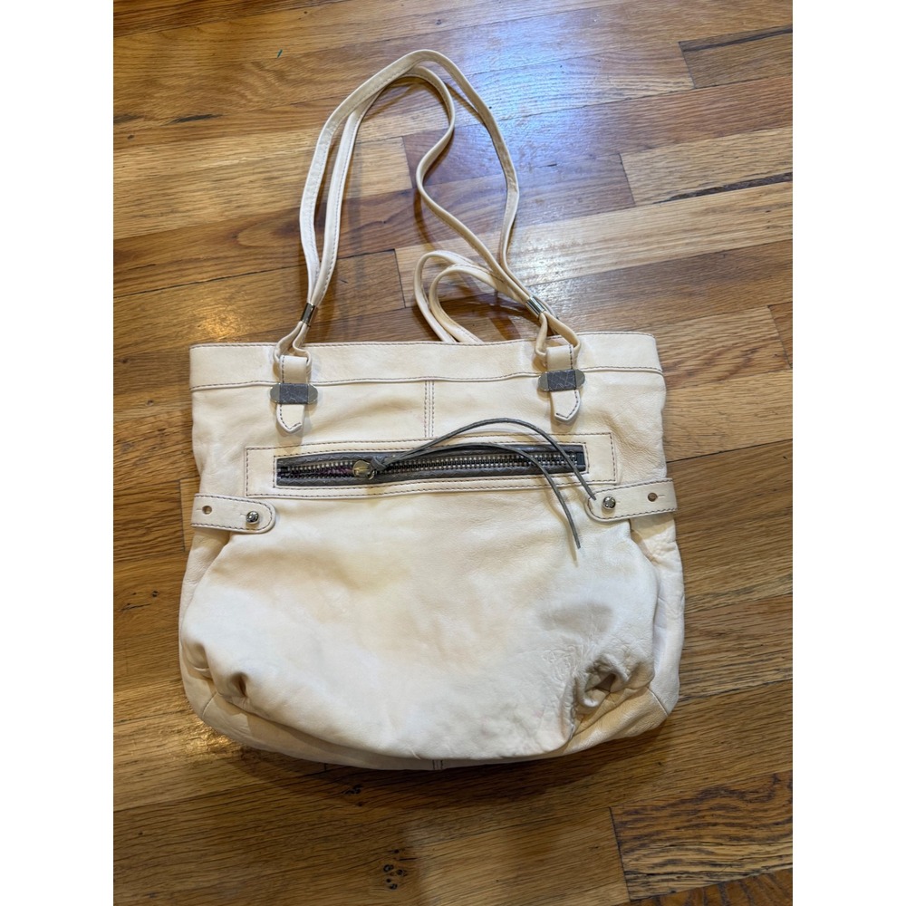 Tre Vero Cream Leather Shoulder Bag Butterfly Lining Tassel Detail